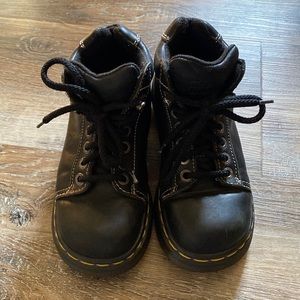 Vintage Dr. Martins 8542 US4 England. Black chunky boots. Gently used.